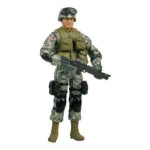  Forces of Valor Bravo Team 1:18 Pvt. Edward Alarcon: Toys 