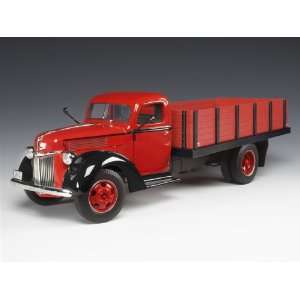  1940 Ford Grain Truck 1/16 Black/Red: Toys & Games