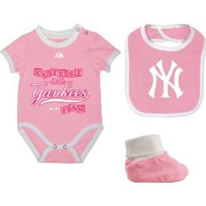 New York Yankees Newborn Pink Triple Play Bib, and Bootie, and Creeper 