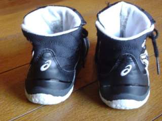 Asics Youth Wrestling Athletic Shoes Size 4 Black/White Model CN515 