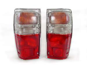 1984 1988 TOYOTA PICKUP TRUCK RED/CLEAR TAIL LIGHTS NEW  