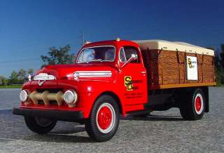 VR   SQUARE DEAL 1951 FORD F7 GRAIN TRUCK   First Gear  