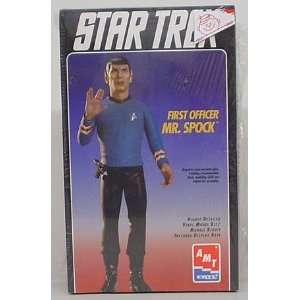  STAR TREK FIRST OFFICER MR. SPOCK AMT/ERTL MODEL KIT: Toys 