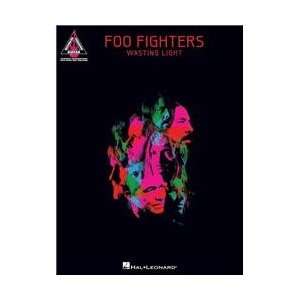  Hal Leonard Foo Fighters Wasting Light Songbook (Standard 