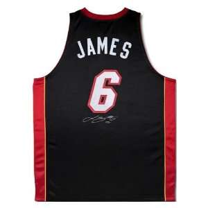  Autographed Lebron James Uniform   Authentic: Sports 