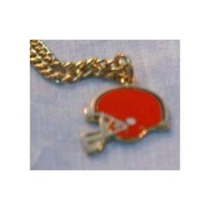  NFL CLEVELAND BROWNS TEAM LOGO Necklace: Sports & Outdoors