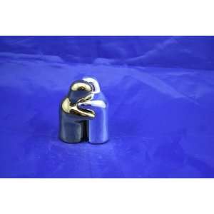  Hugging Salt and Pepper Shakers Pots Set Gold and Silver 
