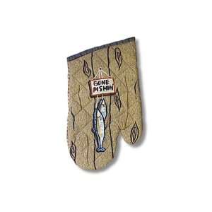  Patch Magic 7 Inch by 12 Inch Gone Fishing Oven Mitt