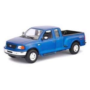  Ford F 150 Flareside Super Cab Pick Up Truck 1/18 Blue: Toys & Games