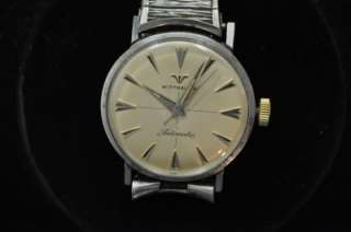   MENS WITTNAUER AUTOMATIC WRISTWATCH CALIBER 11SR KEEPING TIME!  