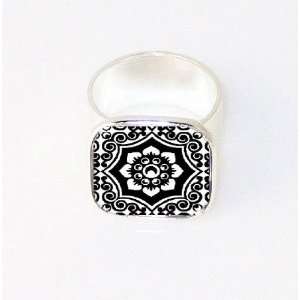  Graphic Black and White Flower Ring Jewelry