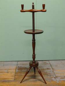 WALLACE NUTTING STYLE SCREW CANDLESTAND  