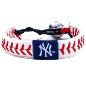  New York Yankees Classic Baseball Bracelet: Sports 