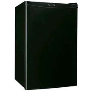  2.4 cu.ft. compact refrigerator, black: Kitchen & Dining