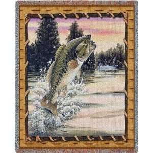  Big Mouth Bass Attack Tapestry Throw Blanket: Home 