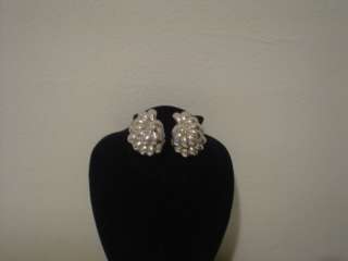 Vintage Mimi DiN silvertone clip earrings scallop shell  