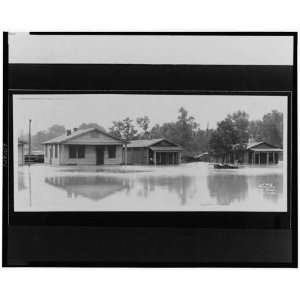 Flood waters up to the door of several houses, 1927