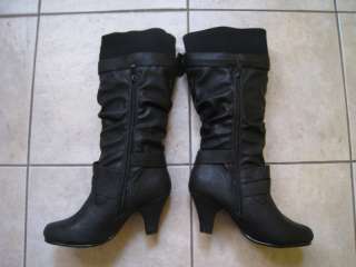 Womens Black Boots Size: 6 10  