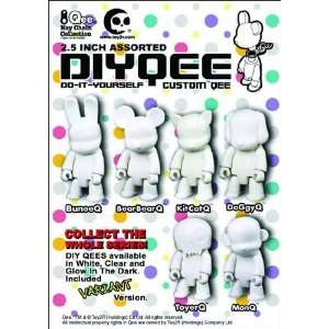  Qee D.I.Y. 2« inch Vinyl Figures Box of 24 Toys & Games