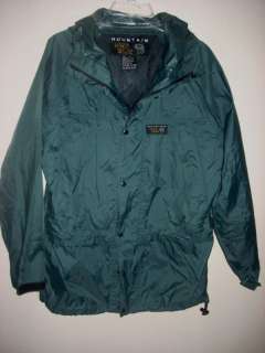 Mens MOUNTAIN HARD WEAR Green Nylon Raincoat Size S  