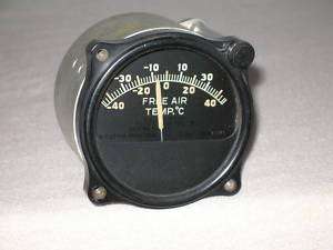 ARMY AIR CORPS FREE AIR TEMP GAUGE   EARLY LIGHTED TYPE  