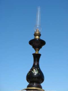   Lampe à pétrole verre noir Napoleon 3 émaillée Oiseaux