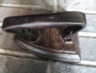 Antique Circa 1800s Early 1900s Sheldon Cast Iron Sad Iron No. 7 