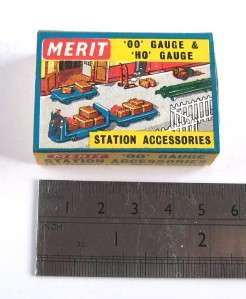 SETS OF MERIT HO/OO ACCESSORIES   TRACK SIGNS etc  
